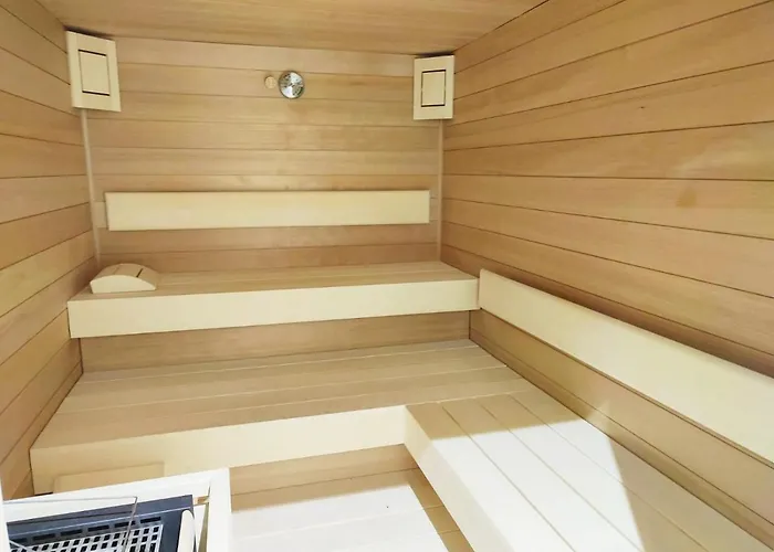 Panorama - Free Parking, Sauna & Fitness
